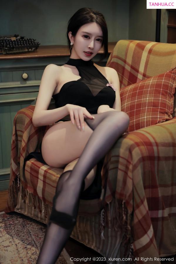 吴玉 玉兔miki [XiuRen]高清写真图 2023.03.30 No.6498 玉兔miki 黑丝美腿第14张图片
